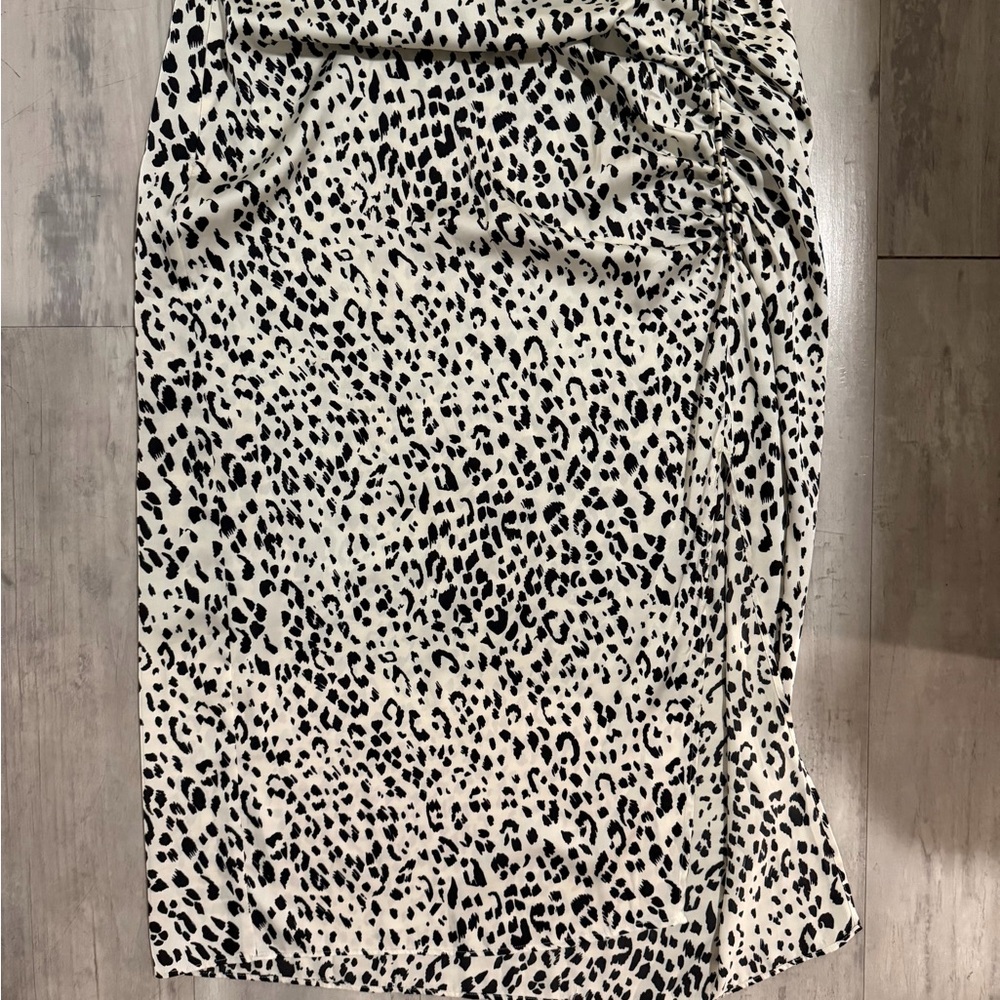 NWOT Zara Black and White Leopard Print Pencil Skirt